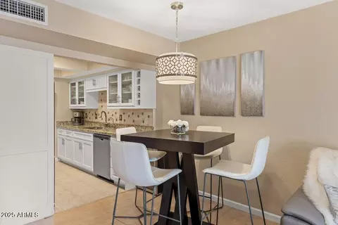 1252 E Medlock Dr, Phoenix, AZ 85014 photo 9