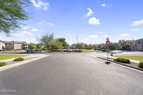 6813 S 7th Ln, Phoenix, AZ 85041 photo 49