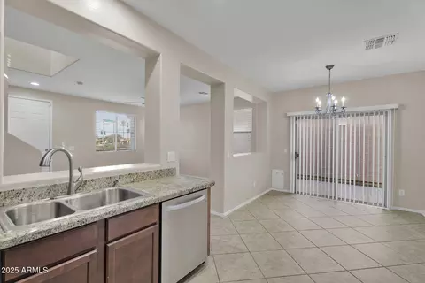 6813 S 7th Ln, Phoenix, AZ 85041 photo 10