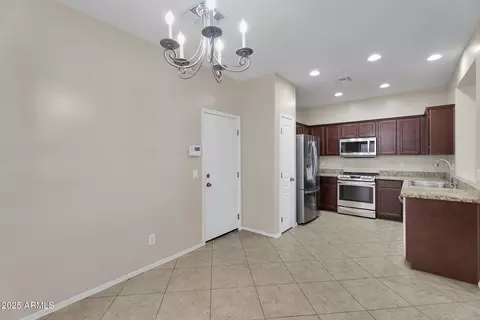6813 S 7th Ln, Phoenix, AZ 85041 photo 11