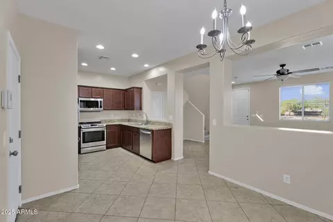 6813 S 7th Ln, Phoenix, AZ 85041 photo 12