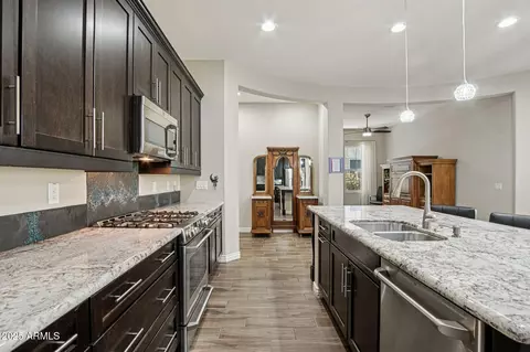 Kitchen - 4516 E Walter Way, Phoenix, AZ 85050 photo 5 of 7