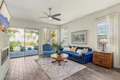 Living - 4516 E Walter Way, Phoenix, AZ 85050 photo 1 of 3