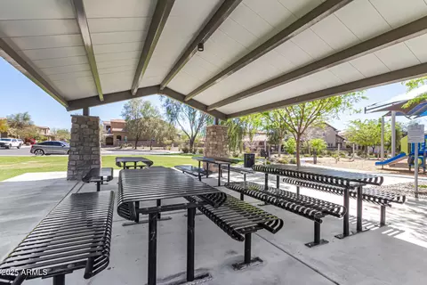 View/Area - 4516 E Walter Way, Phoenix, AZ 85050 photo 5 of 6