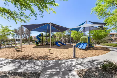 View/Area - 4516 E Walter Way, Phoenix, AZ 85050 photo 4 of 6