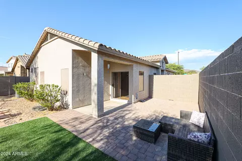 Exterior - 40802 N Hearst Dr, Anthem, AZ 85086 photo 6 of 10