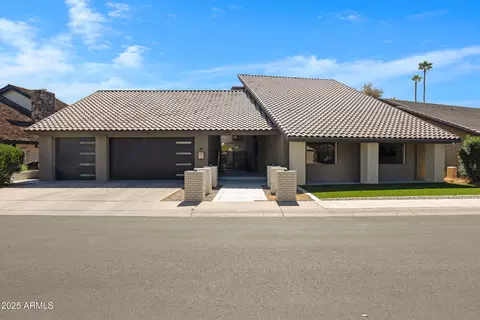 1323 E Whalers Way, Tempe, AZ 85283
