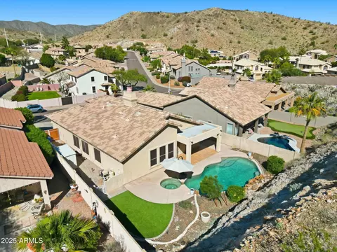 View/Area - 2419 E Silverwood Dr, Phoenix, AZ 85048 photo 3 of 8