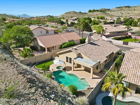 View/Area - 2419 E Silverwood Dr, Phoenix, AZ 85048 photo 2 of 8