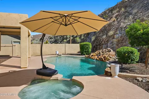 2419 E Silverwood Dr, Phoenix, AZ 85048