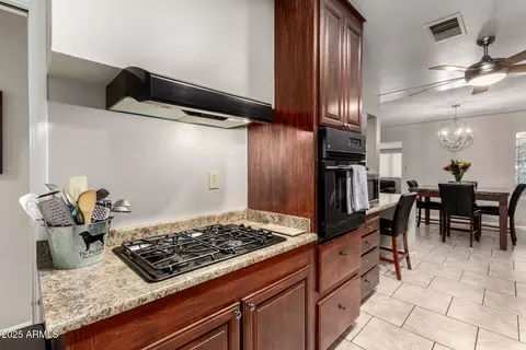 Kitchen - 5129 N 18th Pl, Phoenix, AZ 85016 photo 3 of 3