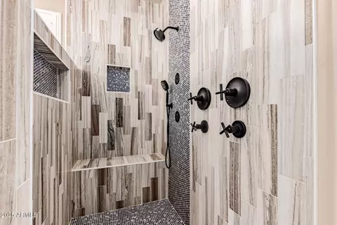Bath - 5155 N 206th Ave, Buckeye, AZ 85396 photo 3 of 6
