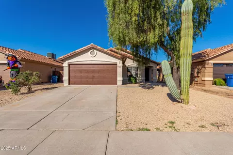 Exterior - 982 E Mohave Ln, Apache Junction, AZ 85119 photo 2 of 9