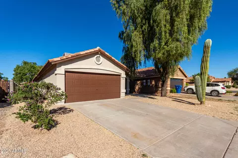 Exterior - 982 E Mohave Ln, Apache Junction, AZ 85119 photo 4 of 9