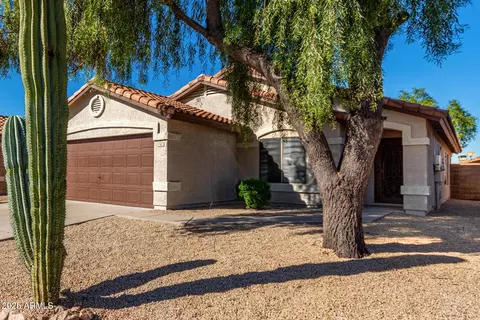 Exterior - 982 E Mohave Ln, Apache Junction, AZ 85119 photo 5 of 9