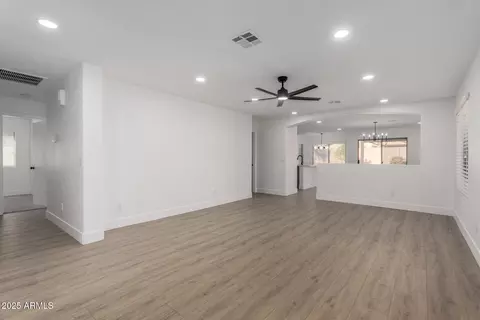 Living - 982 E Mohave Ln, Apache Junction, AZ 85119 photo 2 of 4