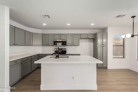 Kitchen - 982 E Mohave Ln, Apache Junction, AZ 85119 photo 1 of 3