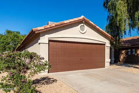 Exterior - 982 E Mohave Ln, Apache Junction, AZ 85119 photo 3 of 9