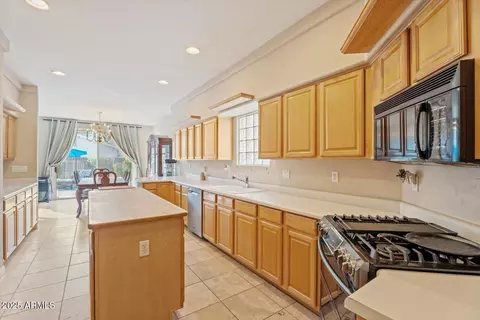 Kitchen - 6002 N 5th Pl, Phoenix, AZ 85012 photo 1 of 3