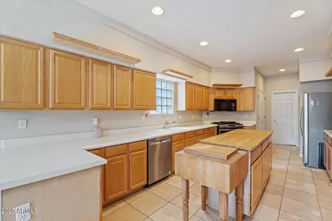 Kitchen - 6002 N 5th Pl, Phoenix, AZ 85012 photo 3 of 3