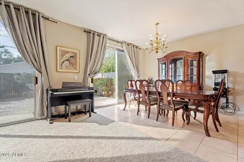 Dining - 6002 N 5th Pl, Phoenix, AZ 85012 photo 1 of 1
