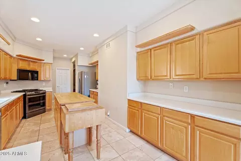 Kitchen - 6002 N 5th Pl, Phoenix, AZ 85012 photo 2 of 3