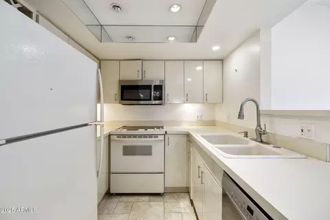 Kitchen - 1840 E Morten Ave #229, Phoenix, AZ 85020 photo 1 of 4