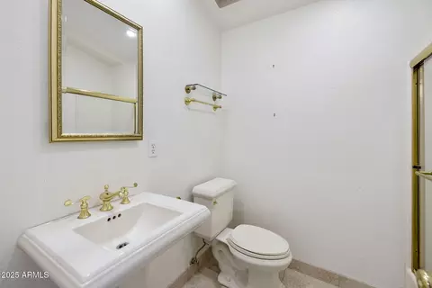 Bath - 1840 E Morten Ave #229, Phoenix, AZ 85020 photo 4 of 5