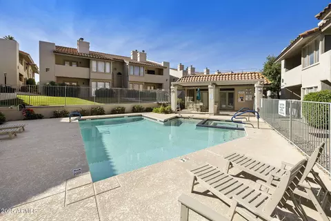 Exterior - 1840 E Morten Ave #229, Phoenix, AZ 85020 photo 4 of 7