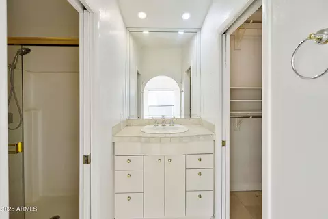 Bath - 1840 E Morten Ave #229, Phoenix, AZ 85020 photo 1 of 5