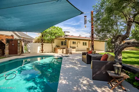 Exterior - 4037 E Minnezona Ave, Phoenix, AZ 85018 photo 10 of 19