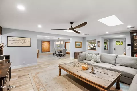 Living - 4037 E Minnezona Ave, Phoenix, AZ 85018 photo 2 of 2