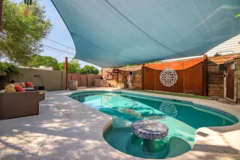Exterior - 4037 E Minnezona Ave, Phoenix, AZ 85018 photo 12 of 19