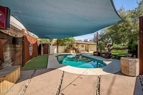 Exterior - 4037 E Minnezona Ave, Phoenix, AZ 85018 photo 9 of 19