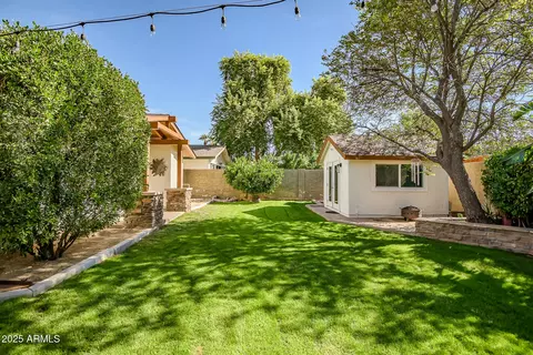 Exterior - 4037 E Minnezona Ave, Phoenix, AZ 85018 photo 17 of 19