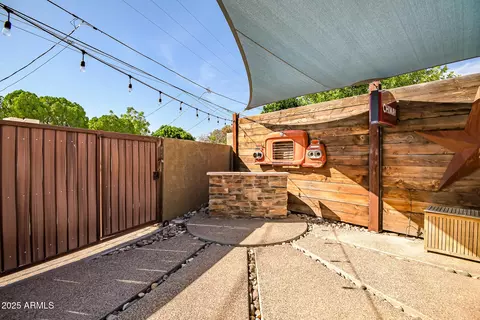 Exterior - 4037 E Minnezona Ave, Phoenix, AZ 85018 photo 8 of 19