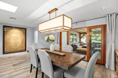 Dining - 4037 E Minnezona Ave, Phoenix, AZ 85018 photo 3 of 4
