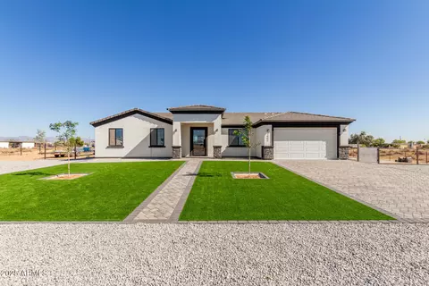 2997 S 335th Ave, Tonopah, AZ 85354