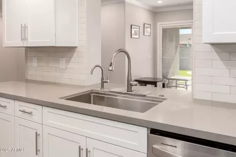 Kitchen - 1959 E Laguna Dr, Tempe, AZ 85282 photo 5 of 6