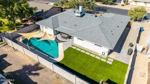 View/Area - 1959 E Laguna Dr, Tempe, AZ 85282 photo 4 of 6