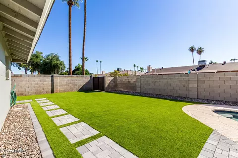 Exterior - 1959 E Laguna Dr, Tempe, AZ 85282 photo 5 of 10