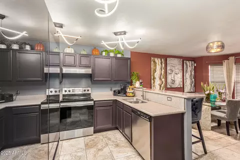 Kitchen - 3342 E Marconi Ave, Phoenix, AZ 85032 photo 2 of 3