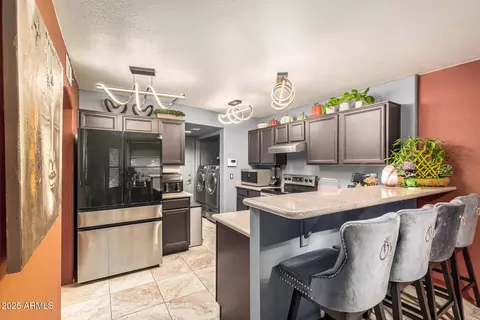 Kitchen - 3342 E Marconi Ave, Phoenix, AZ 85032 photo 1 of 3