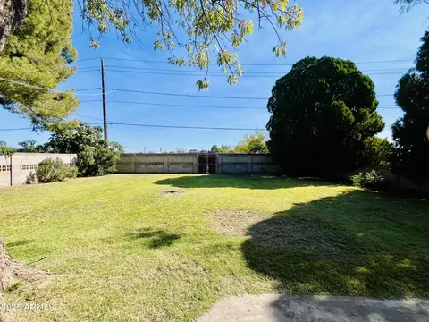 Exterior - 7103 N 26th Dr, Phoenix, AZ 85051 photo 5 of 5