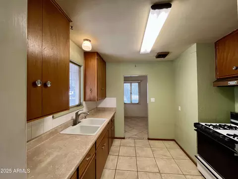 Kitchen - 7103 N 26th Dr, Phoenix, AZ 85051 photo 2 of 2