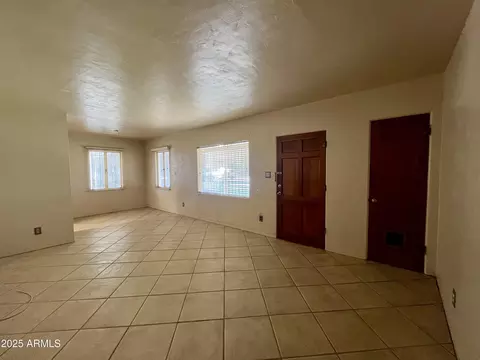 Living - 7103 N 26th Dr, Phoenix, AZ 85051 photo 1 of 2