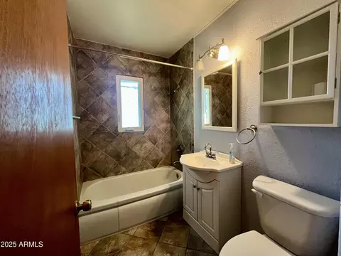 Bath - 7103 N 26th Dr, Phoenix, AZ 85051 photo 2 of 2