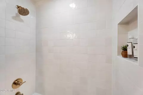 Bath - 6904 E Trailridge Cir, Mesa, AZ 85207 photo 7 of 12