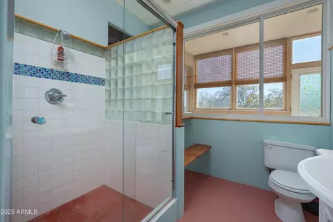 Bath - 100 Dundee Ave, Jerome, AZ 86331 photo 2 of 7