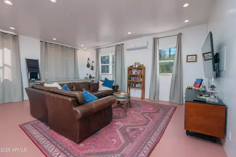 Living - 100 Dundee Ave, Jerome, AZ 86331 photo 3 of 3